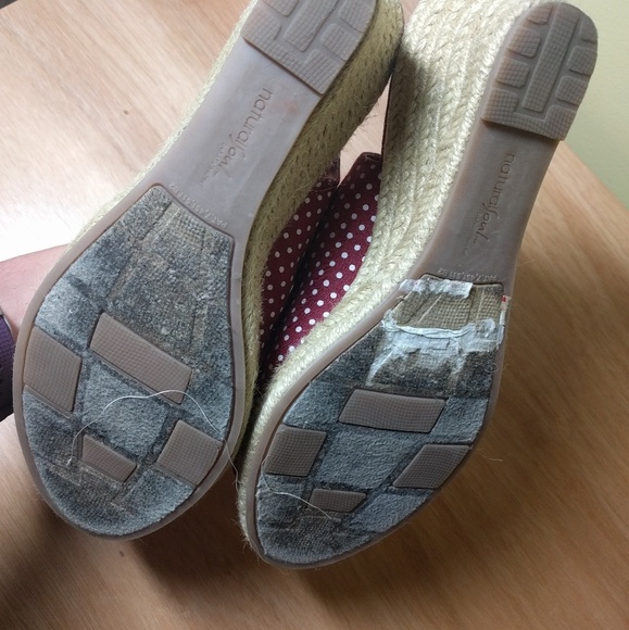 Naturalizer Red Polka Dot Wedge Shoes Size 8 - Picture 2 of 4